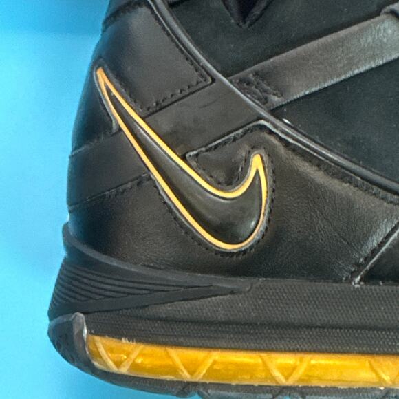 Nike Lebron Zoom III Black Metallic Gold m8.5 w10